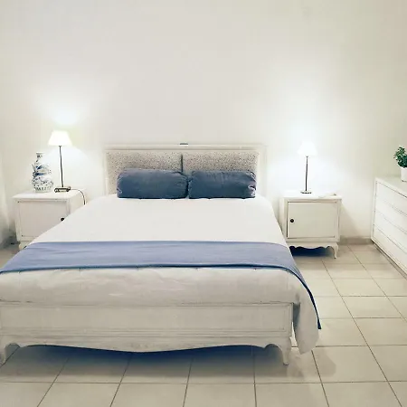 Blueline Apartment