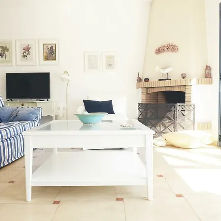 Blueline Apartment *