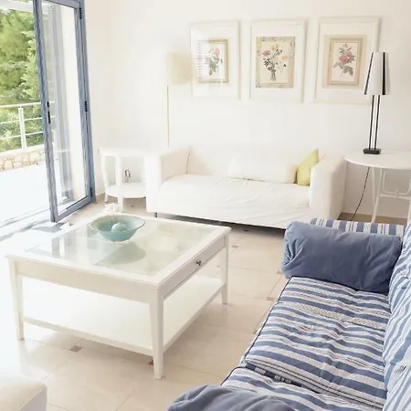 Blueline Apartment