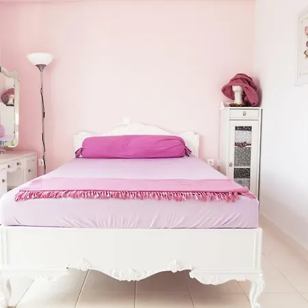 Blueline Apartment *